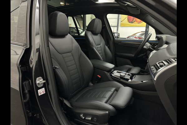 BMW iX3 M-Sport 80 kWh | 99% SOH | Panorama | ACC | 360 Camera | Harman-Kardon | Leder | Memory | Sfeerverlichting | Keyless-Entry | Head-Up | 3-Zone Clima | Stuurverwarming | Carplay | LED | Rijklaar incl. Bovag garantie