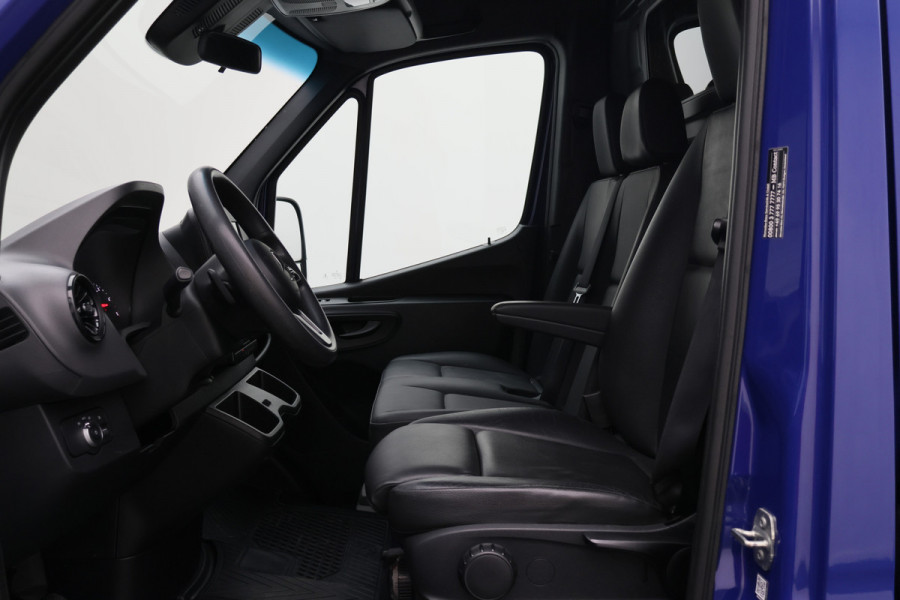 Mercedes-Benz Sprinter 317 L1H1 RWD Automaat 2x schuifdeur, 3-zits, Leer, Trekhaak, Apple Carplay, LED