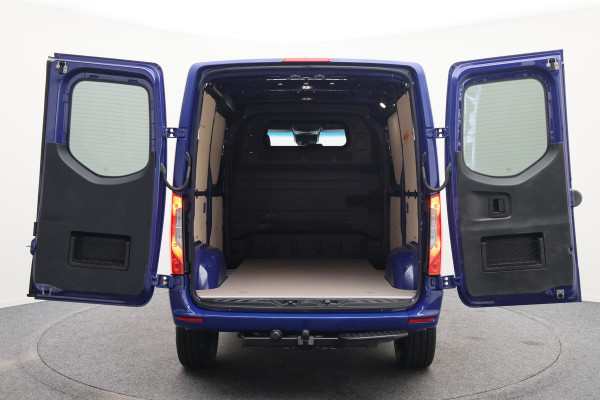 Mercedes-Benz Sprinter 317 L1H1 RWD Automaat 2x schuifdeur, 3-zits, Leer, Trekhaak, Apple Carplay, LED