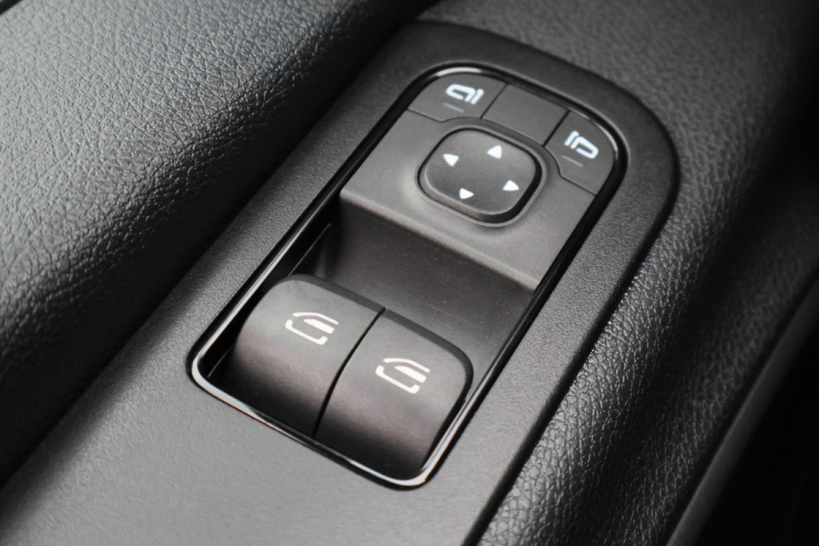 Mercedes-Benz Sprinter 317 L1H1 RWD Automaat 2x schuifdeur, 3-zits, Leer, Trekhaak, Apple Carplay, LED