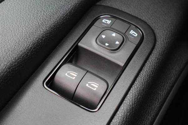 Mercedes-Benz Sprinter 317 L1H1 RWD Automaat 2x schuifdeur, 3-zits, Leer, Trekhaak, Apple Carplay, LED
