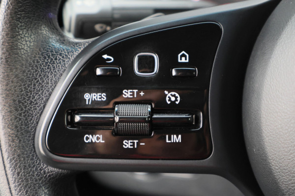 Mercedes-Benz Sprinter 317 L1H1 RWD Automaat 2x schuifdeur, 3-zits, Leer, Trekhaak, Apple Carplay, LED