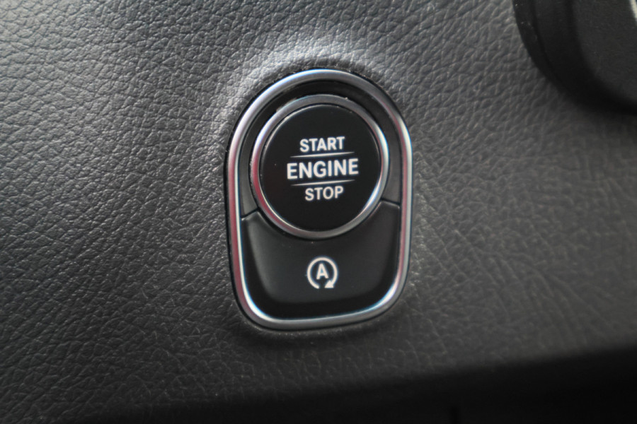 Mercedes-Benz Sprinter 317 L1H1 RWD Automaat 2x schuifdeur, 3-zits, Leer, Trekhaak, Apple Carplay, LED