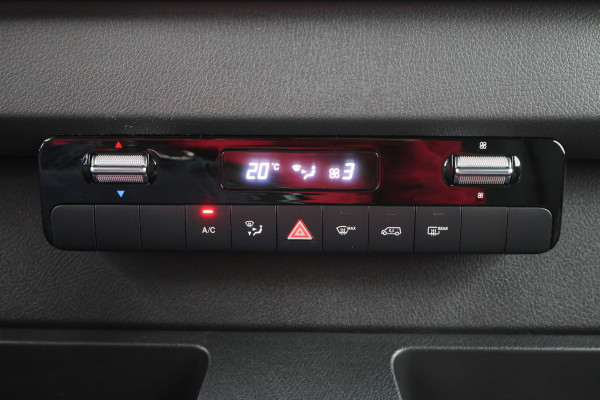Mercedes-Benz Sprinter 317 L1H1 RWD Automaat 2x schuifdeur, 3-zits, Leer, Trekhaak, Apple Carplay, LED
