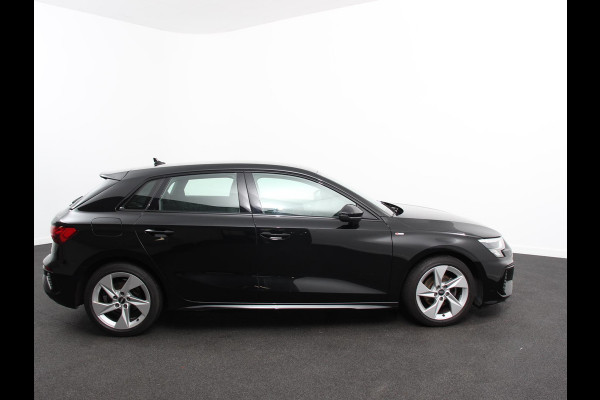 Audi A3 Sportback 30 TFSI S edition S-tronic Navigatie Apple Carplay/Android Auto Parkeersensoren Adaptive Cruise Control Full Led Climate Control Virtual Cockpit Lichtmetalen velgen