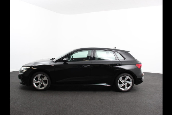 Audi A3 Sportback 30 TFSI S edition S-tronic Navigatie Apple Carplay/Android Auto Parkeersensoren Adaptive Cruise Control Full Led Climate Control Virtual Cockpit Lichtmetalen velgen
