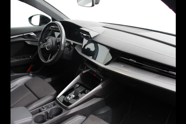 Audi A3 Sportback 30 TFSI S edition S-tronic Navigatie Apple Carplay/Android Auto Parkeersensoren Adaptive Cruise Control Full Led Climate Control Virtual Cockpit Lichtmetalen velgen