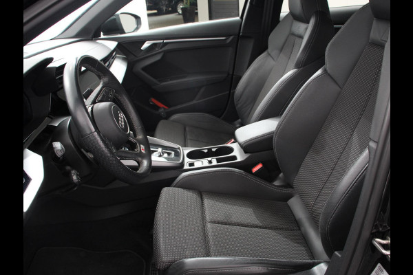 Audi A3 Sportback 30 TFSI S edition S-tronic Navigatie Apple Carplay/Android Auto Parkeersensoren Adaptive Cruise Control Full Led Climate Control Virtual Cockpit Lichtmetalen velgen