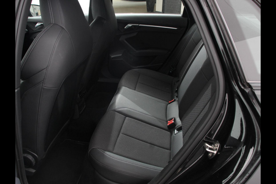Audi A3 Sportback 30 TFSI S edition S-tronic Navigatie Apple Carplay/Android Auto Parkeersensoren Adaptive Cruise Control Full Led Climate Control Virtual Cockpit Lichtmetalen velgen