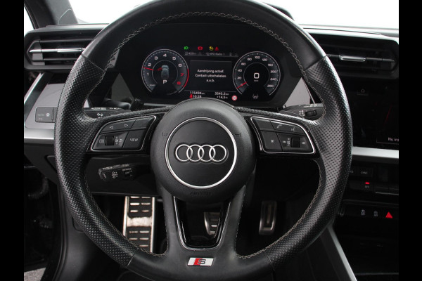 Audi A3 Sportback 30 TFSI S edition S-tronic Navigatie Apple Carplay/Android Auto Parkeersensoren Adaptive Cruise Control Full Led Climate Control Virtual Cockpit Lichtmetalen velgen