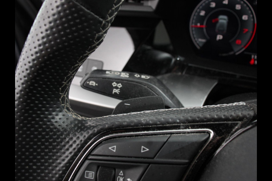 Audi A3 Sportback 30 TFSI S edition S-tronic Navigatie Apple Carplay/Android Auto Parkeersensoren Adaptive Cruise Control Full Led Climate Control Virtual Cockpit Lichtmetalen velgen