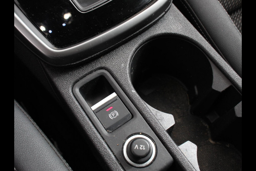 Audi A3 Sportback 30 TFSI S edition S-tronic Navigatie Apple Carplay/Android Auto Parkeersensoren Adaptive Cruise Control Full Led Climate Control Virtual Cockpit Lichtmetalen velgen