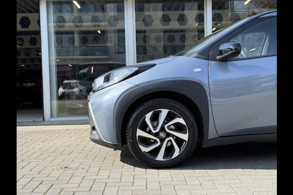 Toyota Aygo X 1.0 VVT-i S-CVT Automaat Pulse Bi-Tone | Stoelverwarming, Airconditioning, 17 inch, CarPlay, Adaptive cruise control