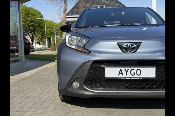 Toyota Aygo X 1.0 VVT-i S-CVT Automaat Pulse Bi-Tone | Stoelverwarming, Airconditioning, 17 inch, CarPlay, Adaptive cruise control