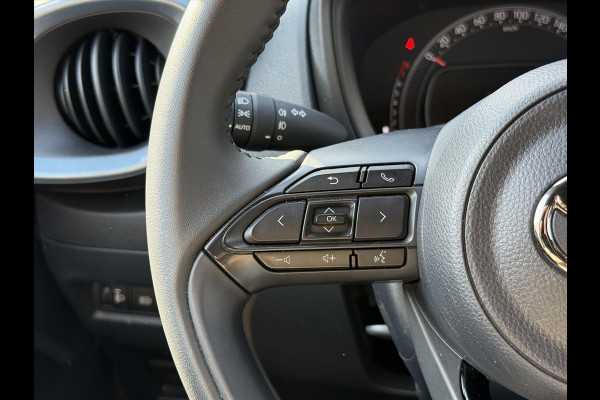 Toyota Aygo X 1.0 VVT-i S-CVT Automaat Pulse Bi-Tone | Stoelverwarming, Airconditioning, 17 inch, CarPlay, Adaptive cruise control