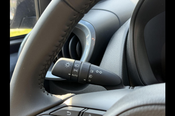 Toyota Aygo X 1.0 VVT-i S-CVT Automaat Pulse Bi-Tone | Stoelverwarming, Airconditioning, 17 inch, CarPlay, Adaptive cruise control