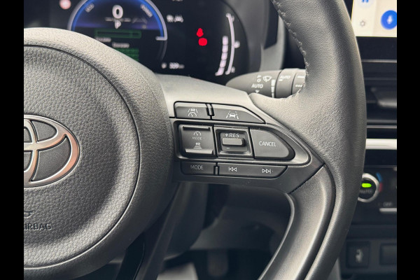 Toyota Yaris Cross 1.5 Hybrid First Edition Plus | Stoel + Stuurverwarming, Groot scherm, Keyless, 17 inch, Apple CarPlay/Android Auto