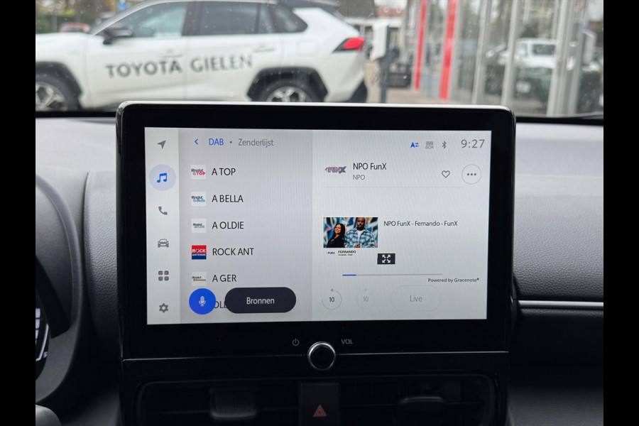 Toyota Yaris Cross 1.5 Hybrid First Edition Plus | Stoel + Stuurverwarming, Groot scherm, Keyless, 17 inch, Apple CarPlay/Android Auto