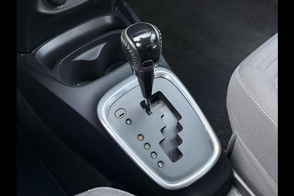 Toyota Yaris 1.5 Full Hybrid Dynamic | Lichtmetalen velgen, Parkeercamera, Licht + Regensensor, Cruise control, Climate control