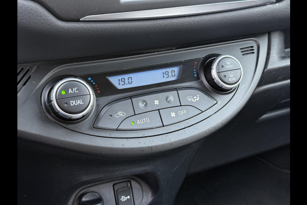 Toyota Yaris 1.5 Full Hybrid Dynamic | Lichtmetalen velgen, Parkeercamera, Licht + Regensensor, Cruise control, Climate control