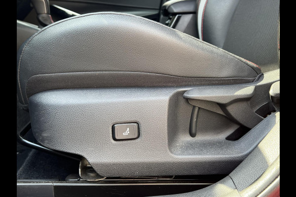Toyota Corolla Touring Sports 1.8 Hybrid GR Sport | Trekhaak, Navigatie, LED, Stoelverwarming, Parkeersensoren, CarPlay