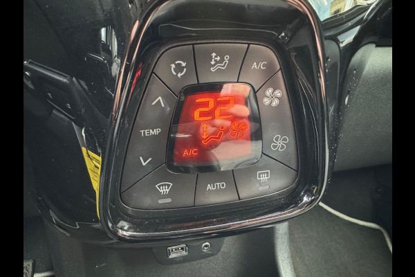 Toyota Aygo 1.0 VVT-i X-Joy | Eerste eigenaar, Lichtmetalen velgen, Climate control, Privacy glass, Nieuw geleverd & onderhouden