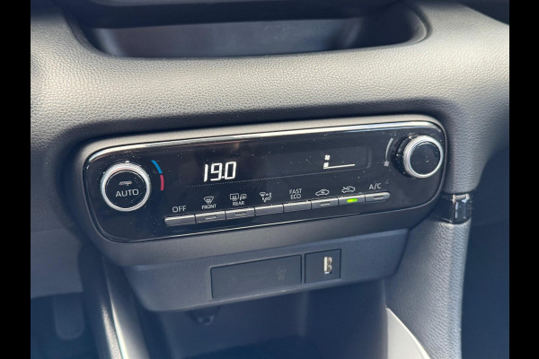 Toyota Yaris 1.5 Hybrid Dynamic | Lichtmetalen velgen, LED, Keyless, Startknop, Licht + Regensensor, Apple CarPlay/Android Auto
