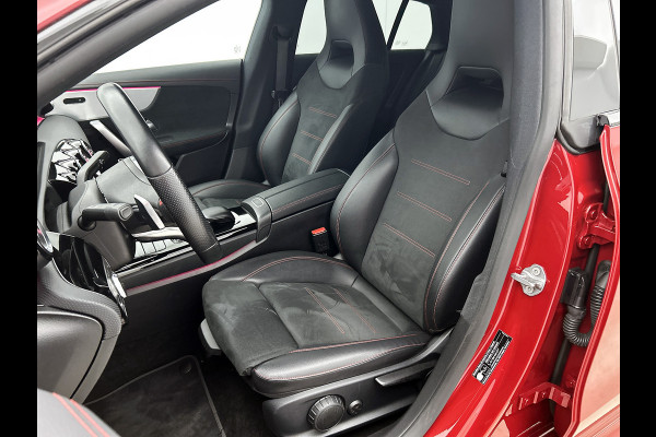 Mercedes-Benz CLA-Klasse Shooting Brake 200 Business Solution AMG AMG line | Night Pakket | Ledkoplampen | Sfeerverlichting | Stoelverwarming. Inclusief 24 maanden Mercedes-Benz Certified garantie voor Europa.