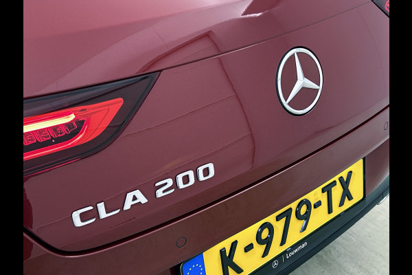 Mercedes-Benz CLA-Klasse Shooting Brake 200 Business Solution AMG AMG line | Night Pakket | Ledkoplampen | Sfeerverlichting | Stoelverwarming. Inclusief 24 maanden Mercedes-Benz Certified garantie voor Europa.