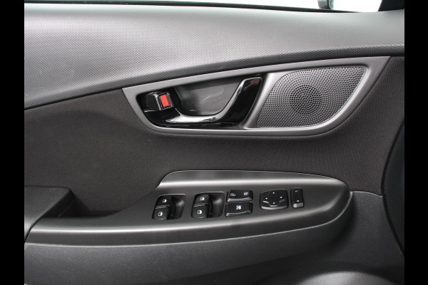 Hyundai Kona 1.6 GDI HEV Comfort Smart Automaat Climate control Cruise control Stoelverwarming Stuurverwarming Camera Parkeersensoren Lichtmetalen velgen Apple Carplay/ Android Auto