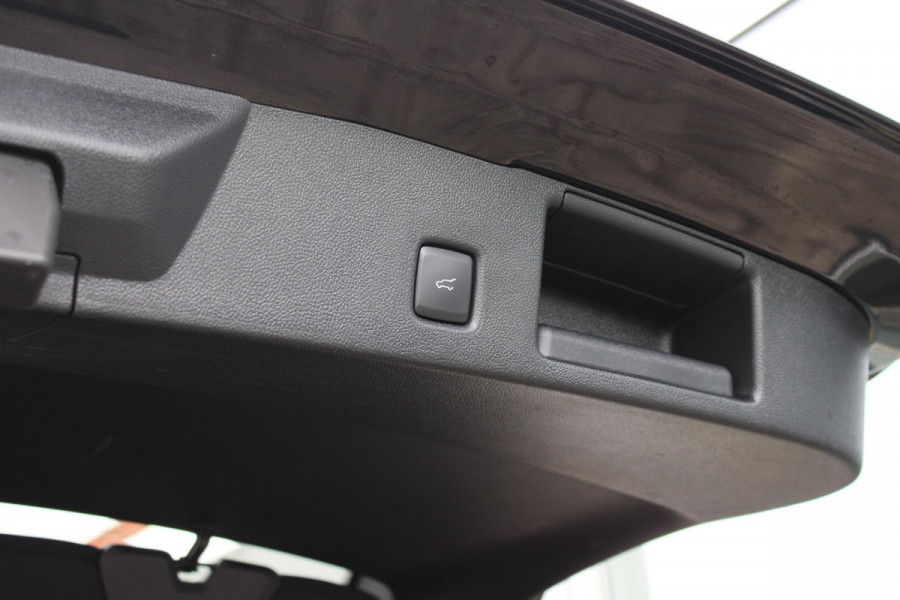 Ford Kuga 2.5 PHEV ST-Line X | Adaptive Cruise Control | AGR Stoelen | Stoel + Stuurverwarming | Panorama Dak | Camera | Navigatie |
