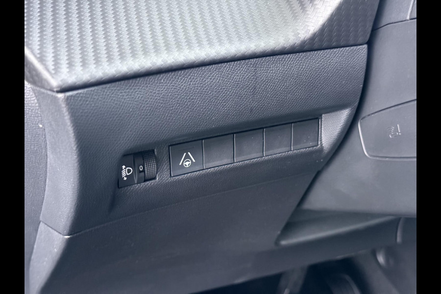 Peugeot 2008 1.2 Hybrid 136 Allure VAN: 26.900,- VOOR: 24.440,- UW WKVOORDEEL: 2.460,- | ADAPTIVE CRUISE CONTROL| ACHTERUITRIJCAMERA| APPLE CARPLAY/ ANDROID AUTO| DODE HOEK SENSOR | FABRIEKSGARANTIE TOT 2027 | RIJKLAAR PRIJS |