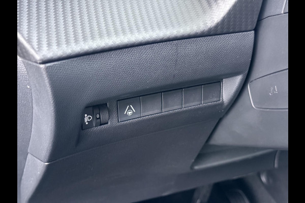 Peugeot 2008 1.2 Hybrid 136 Allure VAN: 26.900,- VOOR: 24.440,- UW WKVOORDEEL: 2.460,- | ADAPTIVE CRUISE CONTROL| ACHTERUITRIJCAMERA| APPLE CARPLAY/ ANDROID AUTO| DODE HOEK SENSOR | FABRIEKSGARANTIE TOT 2027 | RIJKLAAR PRIJS |