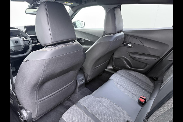 Peugeot 2008 1.2 Hybrid 136 Allure VAN: 26.900,- VOOR: 24.440,- UW WKVOORDEEL: 2.460,- | ADAPTIVE CRUISE CONTROL| ACHTERUITRIJCAMERA| APPLE CARPLAY/ ANDROID AUTO| DODE HOEK SENSOR | FABRIEKSGARANTIE TOT 2027 | RIJKLAAR PRIJS |