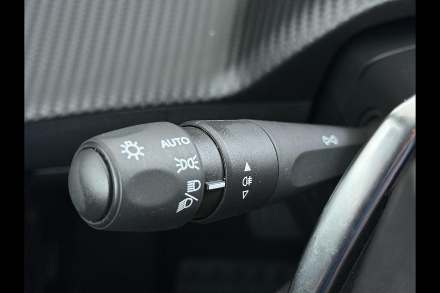 Peugeot 2008 1.2 Hybrid 136 Allure VAN: 26.900,- VOOR: 24.440,- UW WKVOORDEEL: 2.460,- | ADAPTIVE CRUISE CONTROL| ACHTERUITRIJCAMERA| APPLE CARPLAY/ ANDROID AUTO| DODE HOEK SENSOR | FABRIEKSGARANTIE TOT 2027 | RIJKLAAR PRIJS |