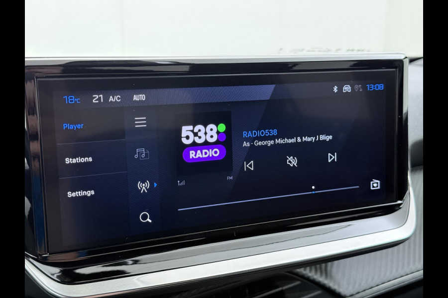 Peugeot 2008 1.2 Hybrid 136 Allure VAN: 26.900,- VOOR: 24.440,- UW WKVOORDEEL: 2.460,- | ADAPTIVE CRUISE CONTROL| ACHTERUITRIJCAMERA| APPLE CARPLAY/ ANDROID AUTO| DODE HOEK SENSOR | FABRIEKSGARANTIE TOT 2027 | RIJKLAAR PRIJS |