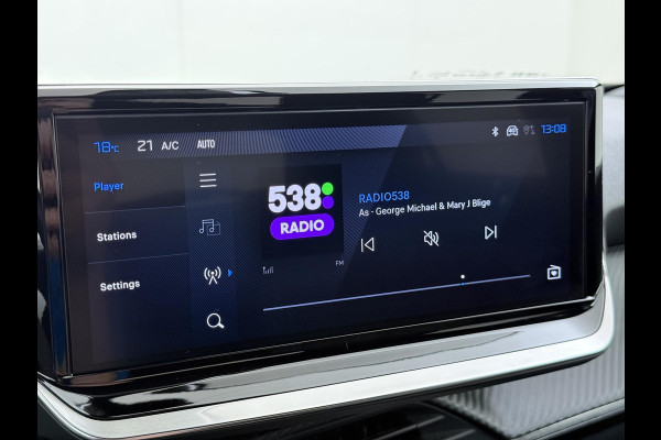 Peugeot 2008 1.2 Hybrid 136 Allure VAN: 26.900,- VOOR: 24.440,- UW WKVOORDEEL: 2.460,- | ADAPTIVE CRUISE CONTROL| ACHTERUITRIJCAMERA| APPLE CARPLAY/ ANDROID AUTO| DODE HOEK SENSOR | FABRIEKSGARANTIE TOT 2027 | RIJKLAAR PRIJS |