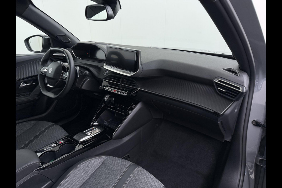 Peugeot 2008 1.2 Hybrid 136 Allure VAN: 26.900,- VOOR: 24.440,- UW WKVOORDEEL: 2.460,- | ADAPTIVE CRUISE CONTROL| ACHTERUITRIJCAMERA| APPLE CARPLAY/ ANDROID AUTO| DODE HOEK SENSOR | FABRIEKSGARANTIE TOT 2027 | RIJKLAAR PRIJS |