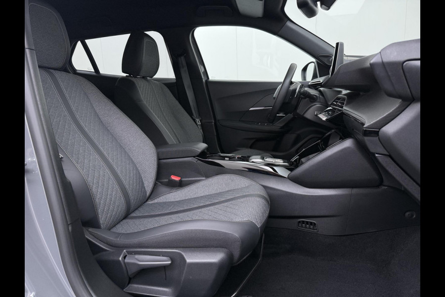 Peugeot 2008 1.2 Hybrid 136 Allure VAN: 26.900,- VOOR: 24.440,- UW WKVOORDEEL: 2.460,- | ADAPTIVE CRUISE CONTROL| ACHTERUITRIJCAMERA| APPLE CARPLAY/ ANDROID AUTO| DODE HOEK SENSOR | FABRIEKSGARANTIE TOT 2027 | RIJKLAAR PRIJS |
