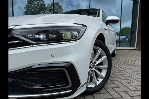 Volkswagen Passat Variant 1.4 TSI PHEV GTE Business - Automaat - Navi - Winterpakket - Trekhaak elektrisch