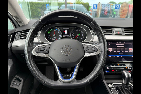 Volkswagen Passat Variant 1.4 TSI PHEV GTE Business - Automaat - Navi - Winterpakket - Trekhaak elektrisch