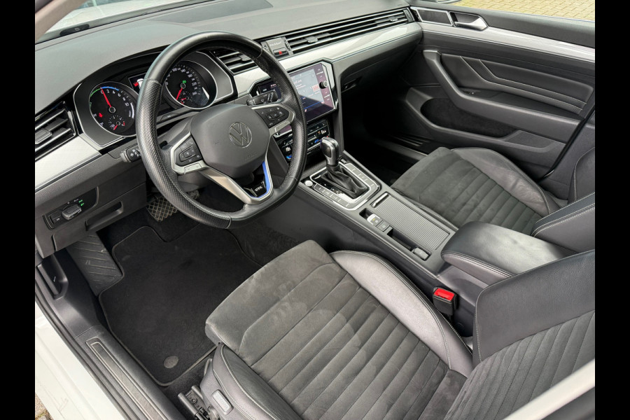 Volkswagen Passat Variant 1.4 TSI PHEV GTE Business - Automaat - Navi - Winterpakket - Trekhaak elektrisch