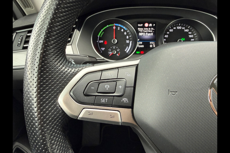 Volkswagen Passat Variant 1.4 TSI PHEV GTE Business - Automaat - Navi - Winterpakket - Trekhaak elektrisch