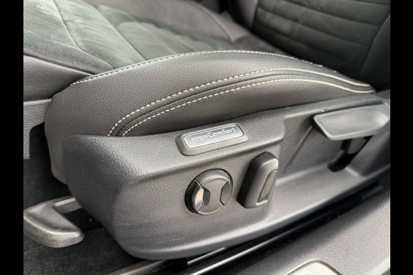 Volkswagen Passat Variant 1.4 TSI PHEV GTE Business - Automaat - Navi - Winterpakket - Trekhaak elektrisch