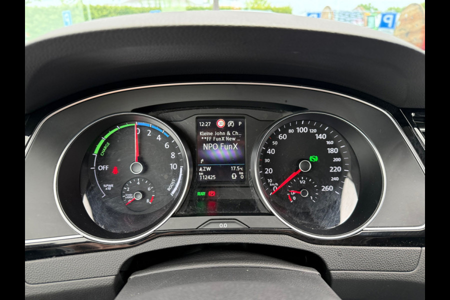 Volkswagen Passat Variant 1.4 TSI PHEV GTE Business - Automaat - Navi - Winterpakket - Trekhaak elektrisch