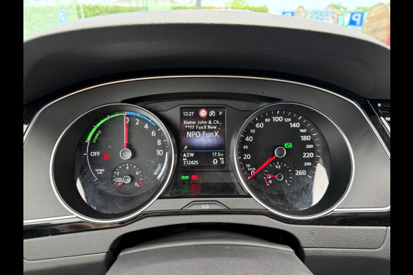 Volkswagen Passat Variant 1.4 TSI PHEV GTE Business - Automaat - Navi - Winterpakket - Trekhaak elektrisch