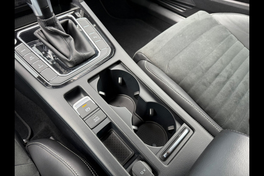 Volkswagen Passat Variant 1.4 TSI PHEV GTE Business - Automaat - Navi - Winterpakket - Trekhaak elektrisch