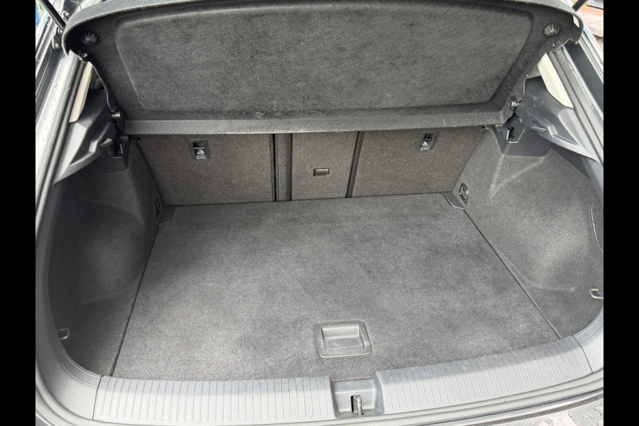 Volkswagen T-Roc 1.5 TSI 150Pk Style | Trekhaak afnb. | Camera | Adapt. Cr. | PDC V&A | Prijs Rijklaar!!