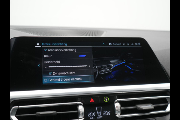 BMW 3 Serie Touring 330e M Sport PHEV 293pk Dealer O.H. Dravitgrau | Head Up | Camera | Laser LED | Sfeerverlichting | Lederen Sportstoelen & Stuur Verwarmd | Apple Carplay | Keyless | Blis | 19"L.M | Virtual | Navigatie | DAB | Plug In Hybrid |