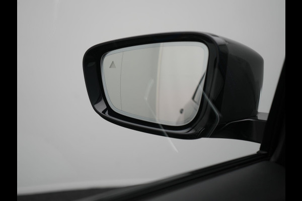 BMW 3 Serie Touring 330e M Sport PHEV 293pk Dealer O.H. Dravitgrau | Head Up | Camera | Laser LED | Sfeerverlichting | Lederen Sportstoelen & Stuur Verwarmd | Apple Carplay | Keyless | Blis | 19"L.M | Virtual | Navigatie | DAB | Plug In Hybrid |